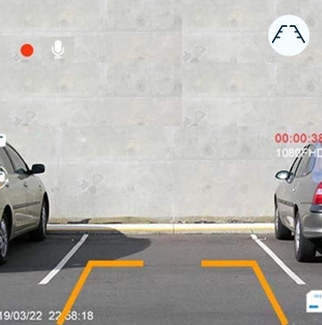 camera helps park the car in a parking spot